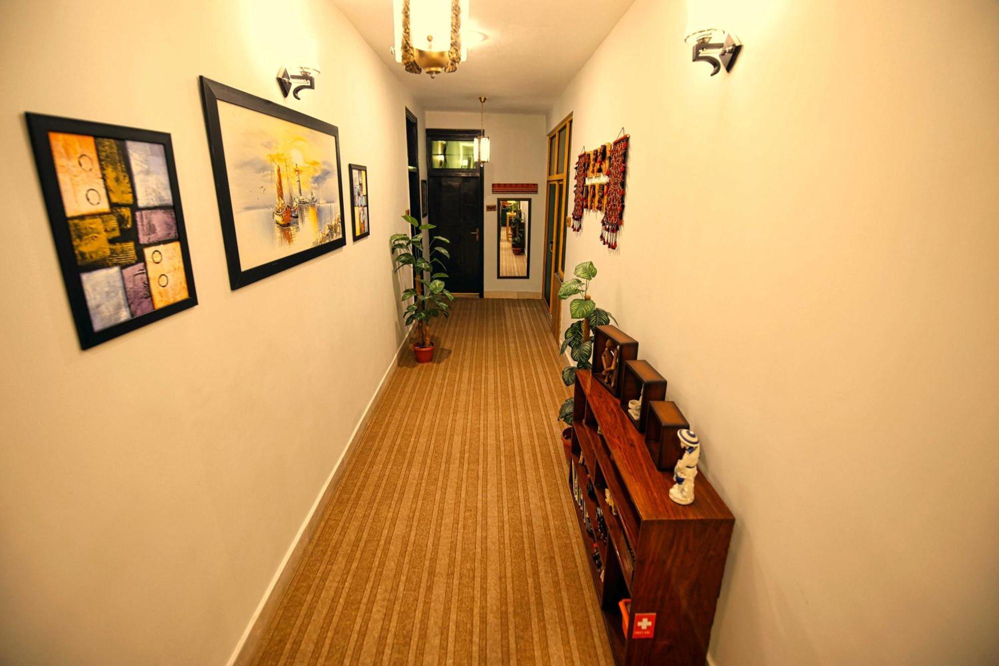 Hotel Oak Residency à Gilgit Extérieur photo