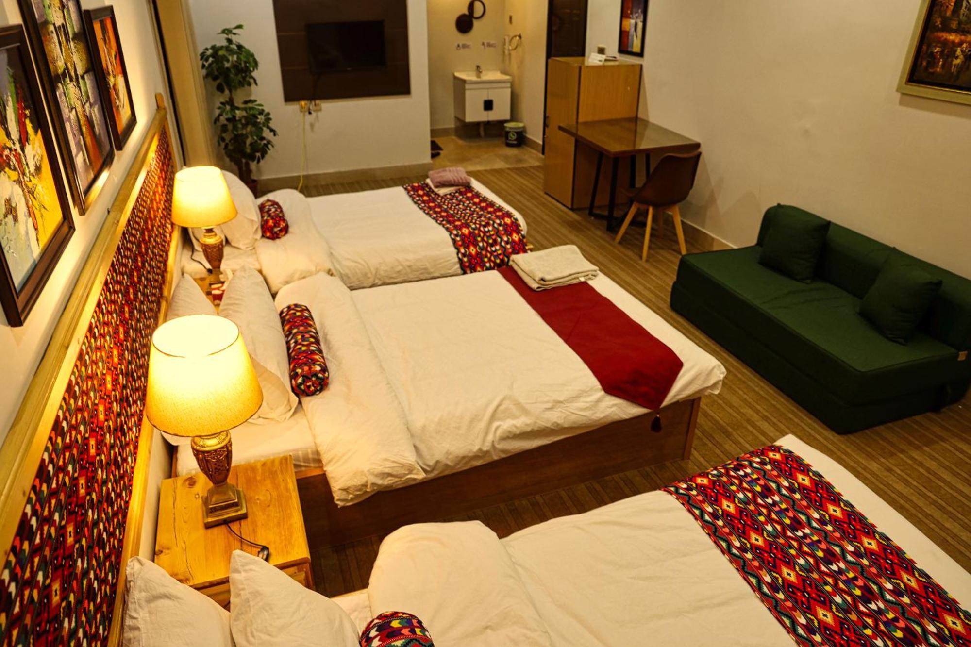 Hotel Oak Residency à Gilgit Extérieur photo