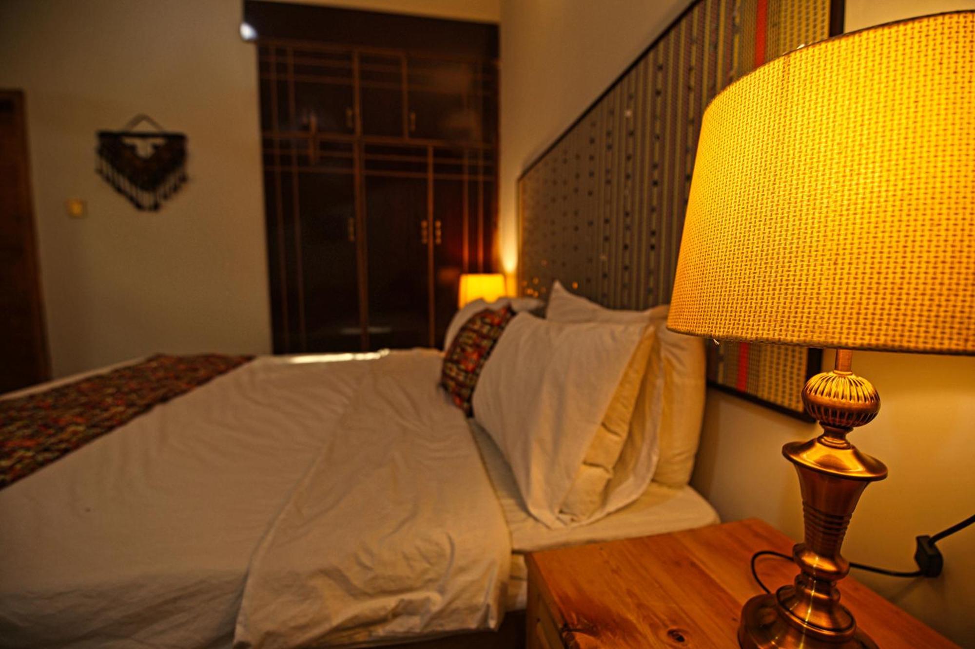Hotel Oak Residency à Gilgit Extérieur photo